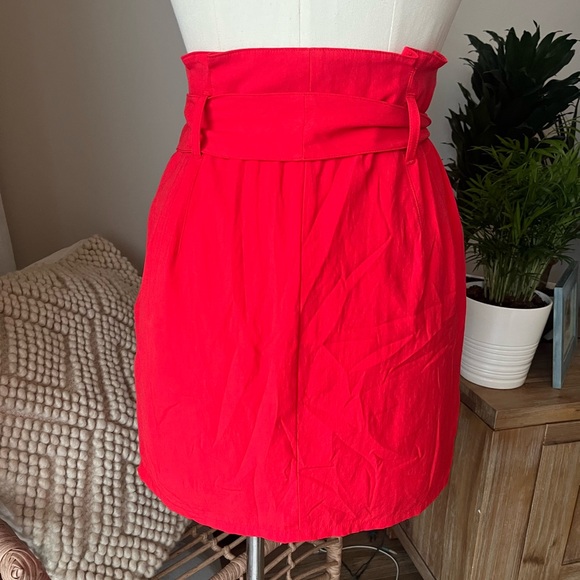 Red highwaisted, side pockets mini skirt. Urban outfitters - Picture 3 of 4